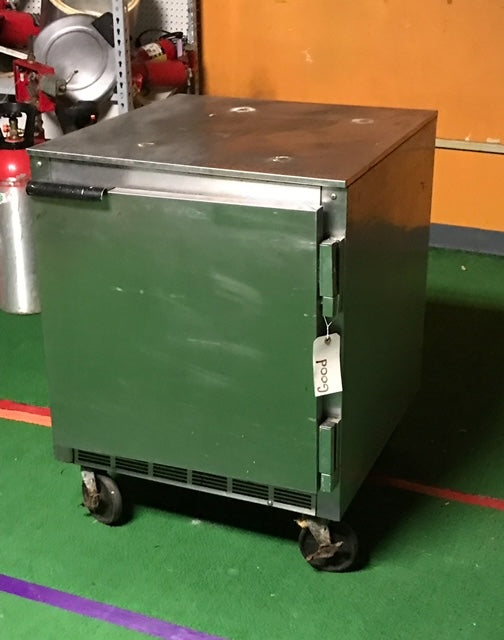 $1600 / 27” Beverage Air Under the Counter Refridgerator / Quality Unit / Verified by Licensed Technitican