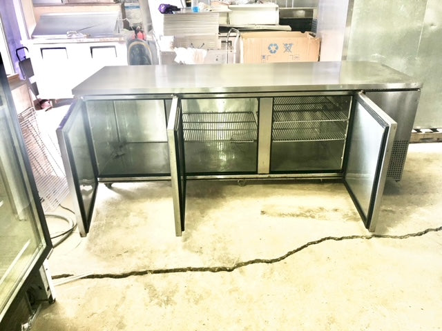 $4500 / True TUC-93-HC 93" W Undercounter Refrigerator w/ (3) Sections & (3) Doors,
