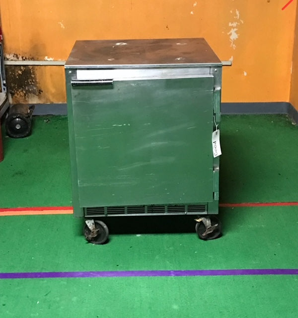 $1600 / 27” Beverage Air Under the Counter Refridgerator / Quality Unit / Verified by Licensed Technitican