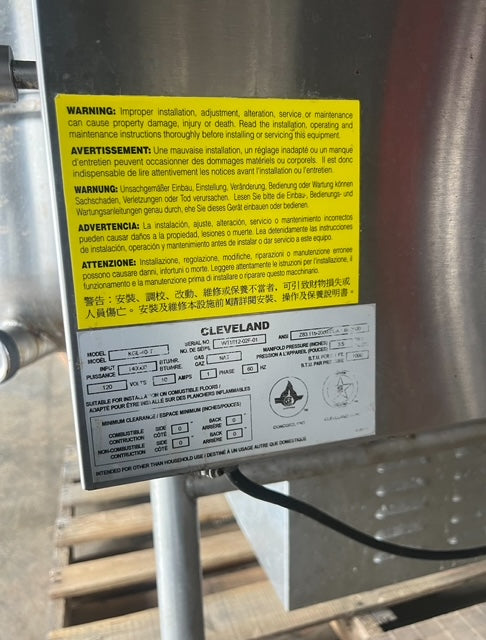 $4500 / Cleveland KGL-40-T Natural Gas 40 Gallon Tilting 2/3 Steam Jacketed Kettle - 140,000 BTU / Restaurant Equipment