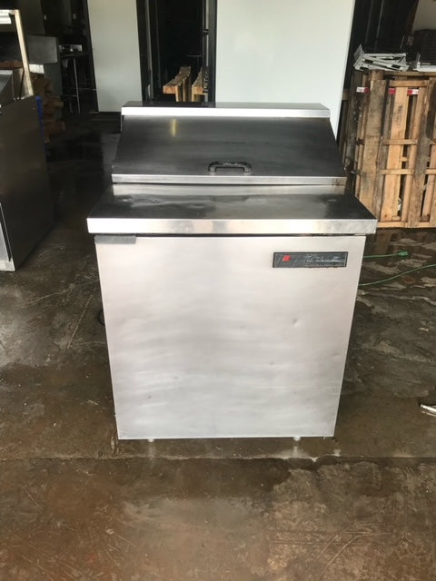 $1200 True TSSU-27-08-HC 27" Sandwich/Salad Prep Table w/ Refrigerated Base, 115v