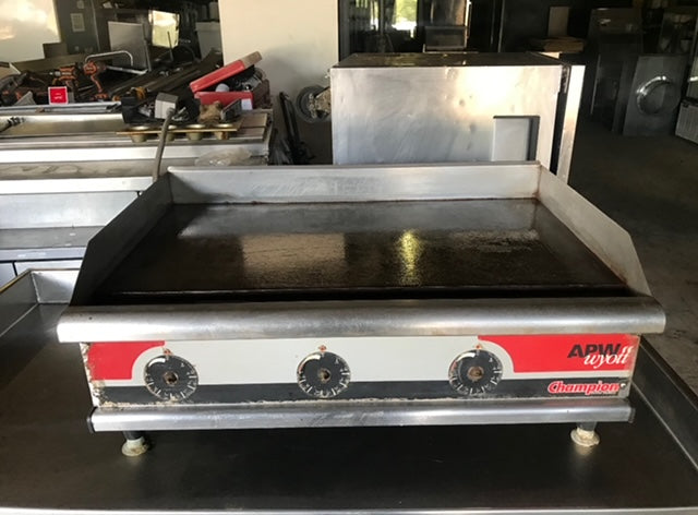 $2200 / 3 Ft Electric 220V Flat Grill / Amazing Condition / Restaurant Equipment / Ready For Pickup