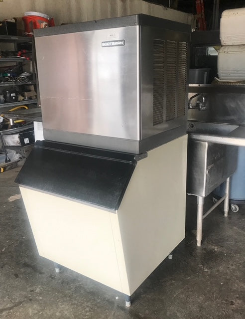 $3500 / Scottsman 500lb Ice Machine Head and Bin / Great Condition / Tested by Licensed Technitican / Ready for Pickup or Delivery