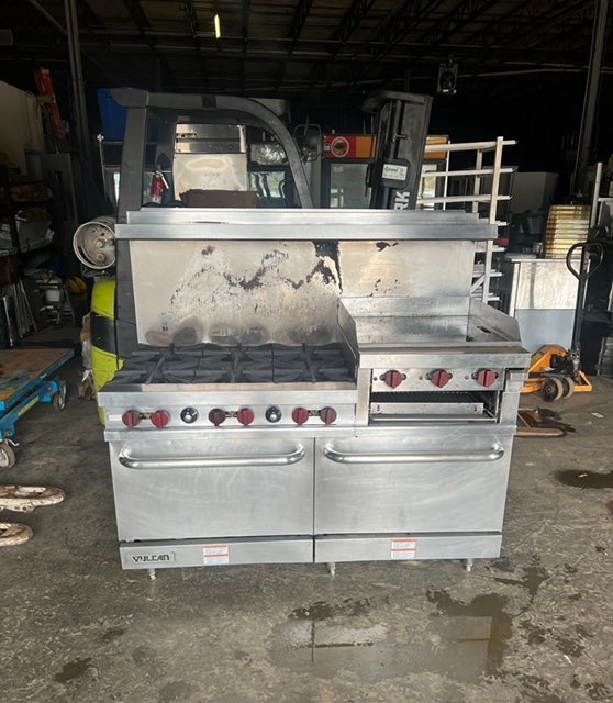 $3000 / Vulcan 6 Burner Stove w/ 24in Flatgrill and Char Broiler / Quality Unit / Ready For Pickup or Delivery