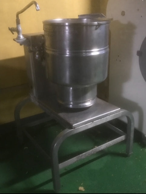 $2200 / Groen 10Gal Steam Kettle / Quality Condition / MDN:TDBC-40 / 3 PH / Ready For Pickup or Delivery / Restaursnt Equipment