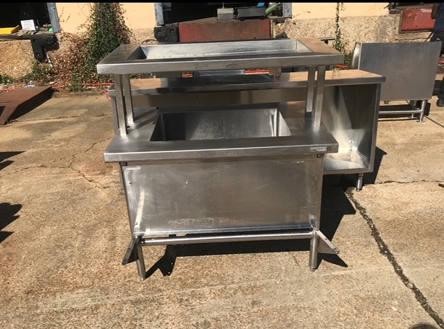 $1200 / 42” Stainless Steel Fixture w/ Ice Well / Quality Restaurant Equipment / Catering Equipment