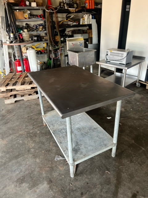 $400 / 5 Ft Stainless Steel Table / Sturdy Condition / Ready for Pickup