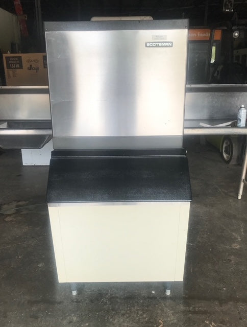 $3500 / Scottsman 500lb Ice Machine Head and Bin / Great Condition / Tested by Licensed Technitican / Ready for Pickup or Delivery