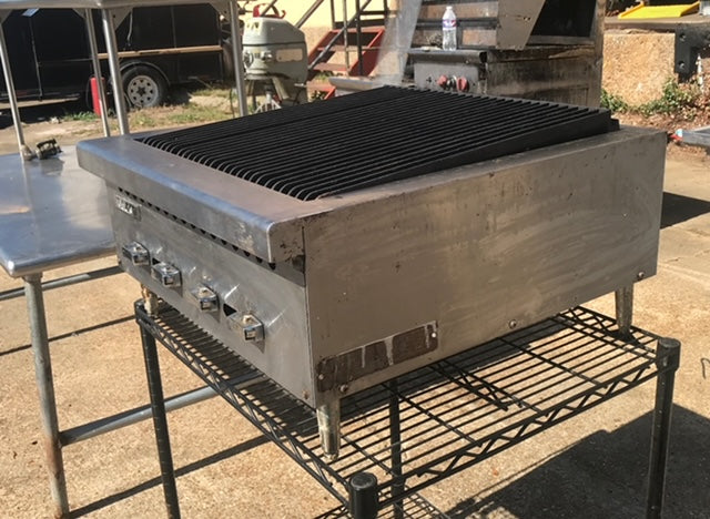 $1650 / 24” Vulcan Char Grill / Excellent Condition / Natural Gas Char Grill / Restaurant Equipment