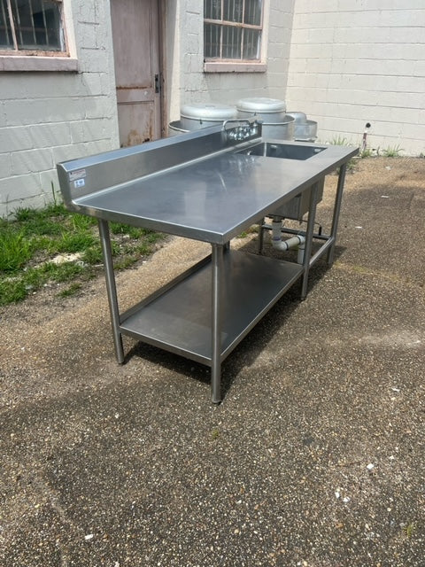 $950 / 6ft Stainless Steel Table w/ Built in Sink / Great Condition / Kitchen Equipment