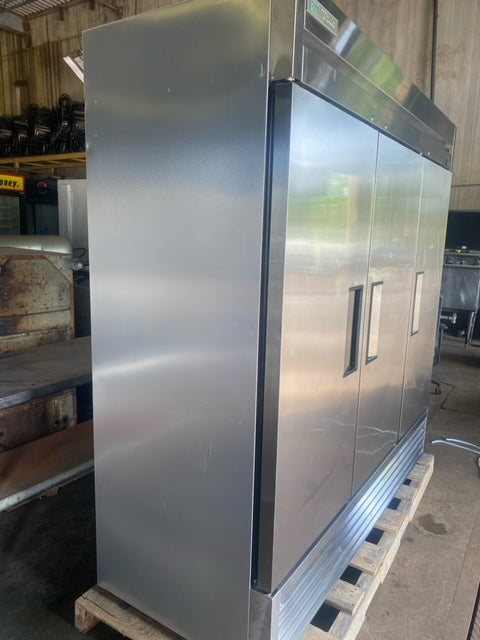 $5500 / 2021 True T-72 Stainless Steel Refrigerator / Never Used