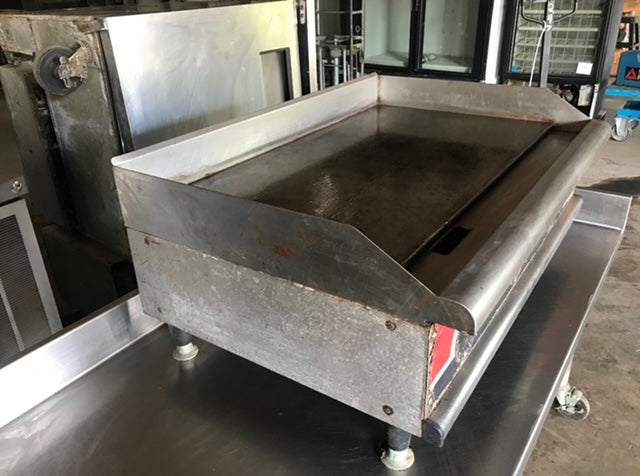 $2200 / 3 Ft Electric 220V Flat Grill / Amazing Condition / Restaurant Equipment / Ready For Pickup