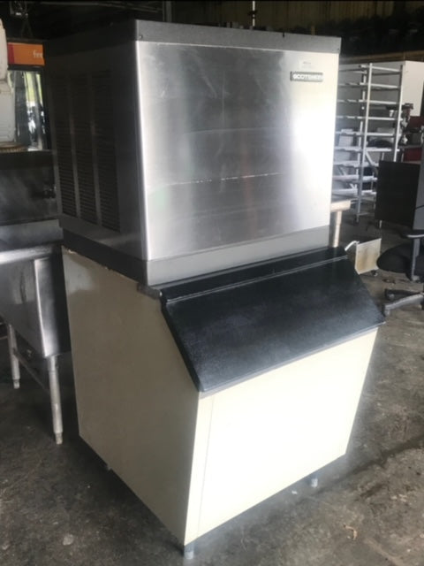 $3500 / Scottsman 500lb Ice Machine Head and Bin / Great Condition / Tested by Licensed Technitican / Ready for Pickup or Delivery