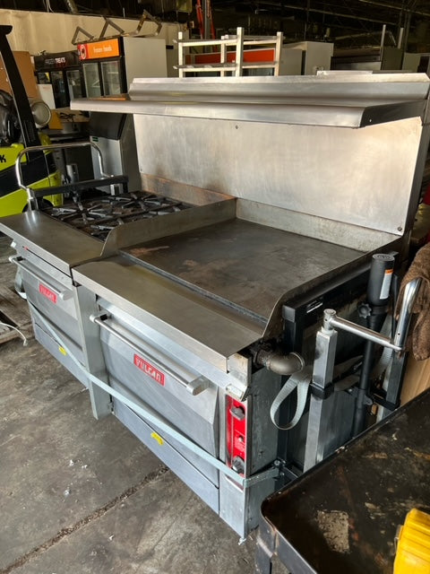 $5000 OBO / Vulcan 4 Burner w/ 4ft Flat Grill / Great Condition / Natural Gas / Restaurant Equipment / Certified By Tech