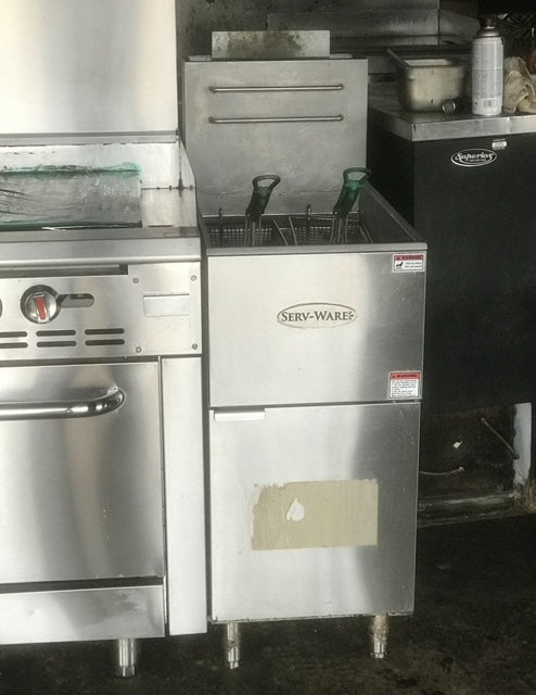 $2200 / Serv-Ware 2 Burner w/ Flatgrill and Deep Fryer Combo / Compact Kitchen / Restaurant Equipment / Ready for Delivery