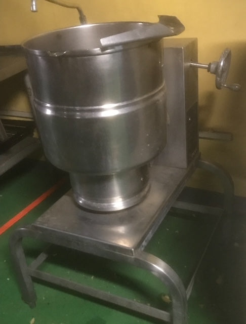 $2200 / Groen 10Gal Steam Kettle / Quality Condition / MDN:TDBC-40 / 3 PH / Ready For Pickup or Delivery / Restaursnt Equipment