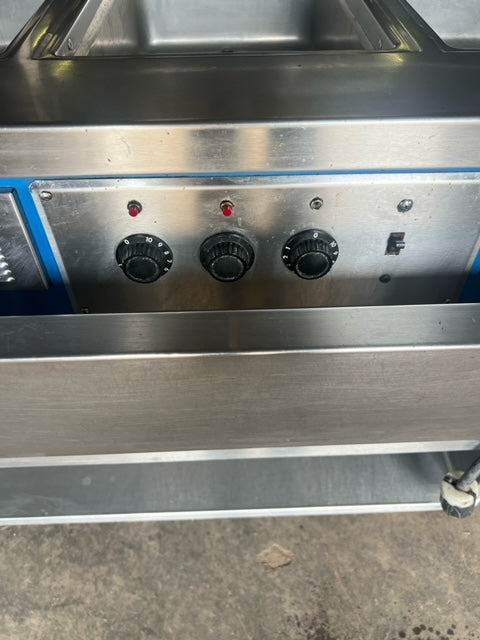 $6000 OBO / 3 Well Warming and Serving Station / High Quality / Restaurant Equipment / Buffet Equipment / Cafeteria Equipment