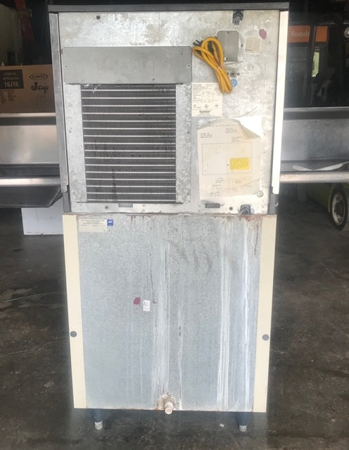 $3500 / Scottsman 500lb Ice Machine Head and Bin / Great Condition / Tested by Licensed Technitican / Ready for Pickup or Delivery