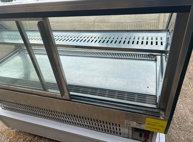 $2800 OBO / 48in Curved Refrigerated Display Case / Great Condition / Verified by Licensed Technitican