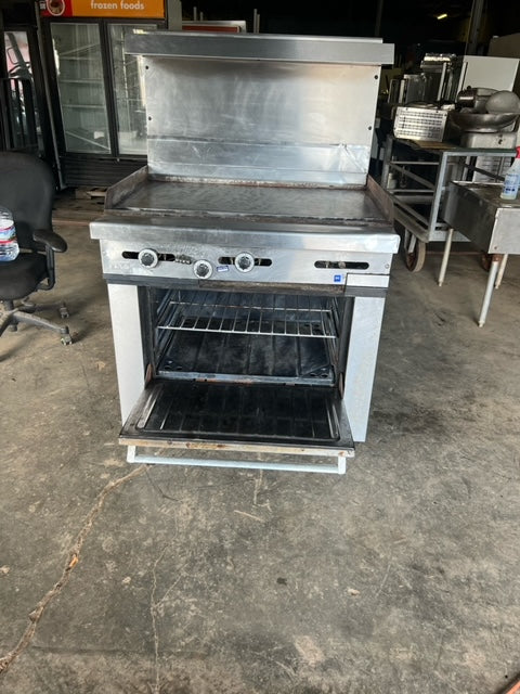 $3500 OBO / Garland 3Ft Flat Grill Built In Oven / Great Condition / Speciality Unit / Rare Find / Restaurant Equipment