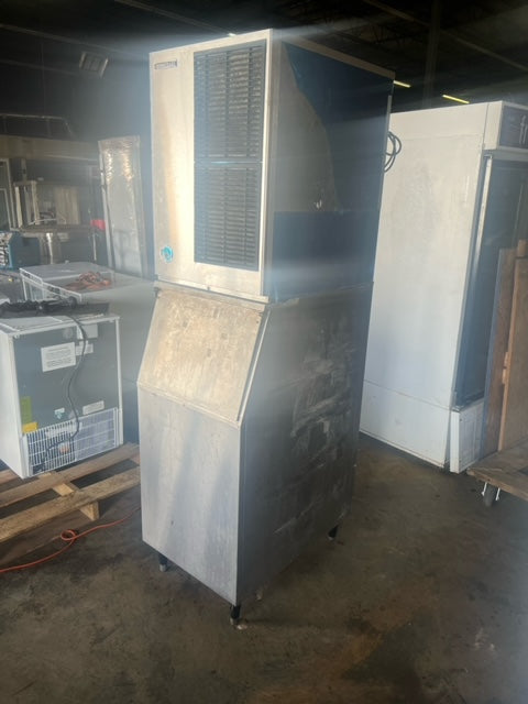 $3000 / Hoshizaki 500lb Ice Machine w/ Bin / Certified by Licensed Tech / Great Condition