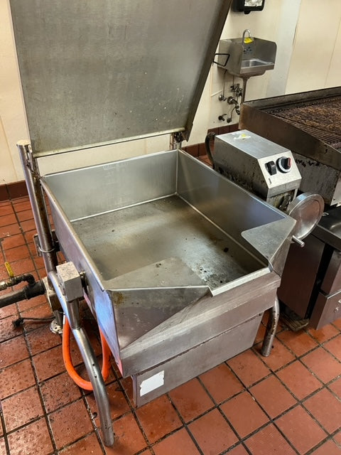 $5500 / Commercial Tilt Skillet / Amazing Condition