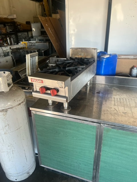 $1000 / Vulcan Counter Top 2 Burner Stove / Natural Gas / Can Be Converted To Propane