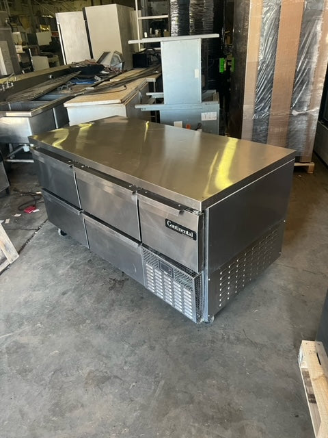 $2500 / Continental Refrigerator CRA68-BS Refrigerated Counter, Work Top